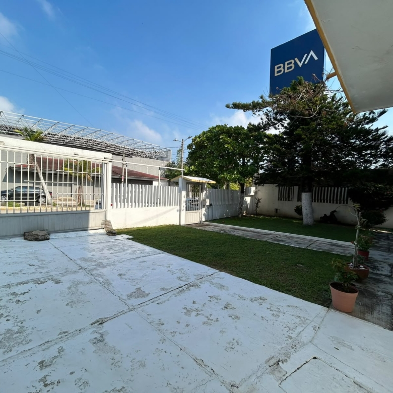 Residencia de Gran Escala y Estructura Impecable en Col. Petrolera | 540 m² de Terreno