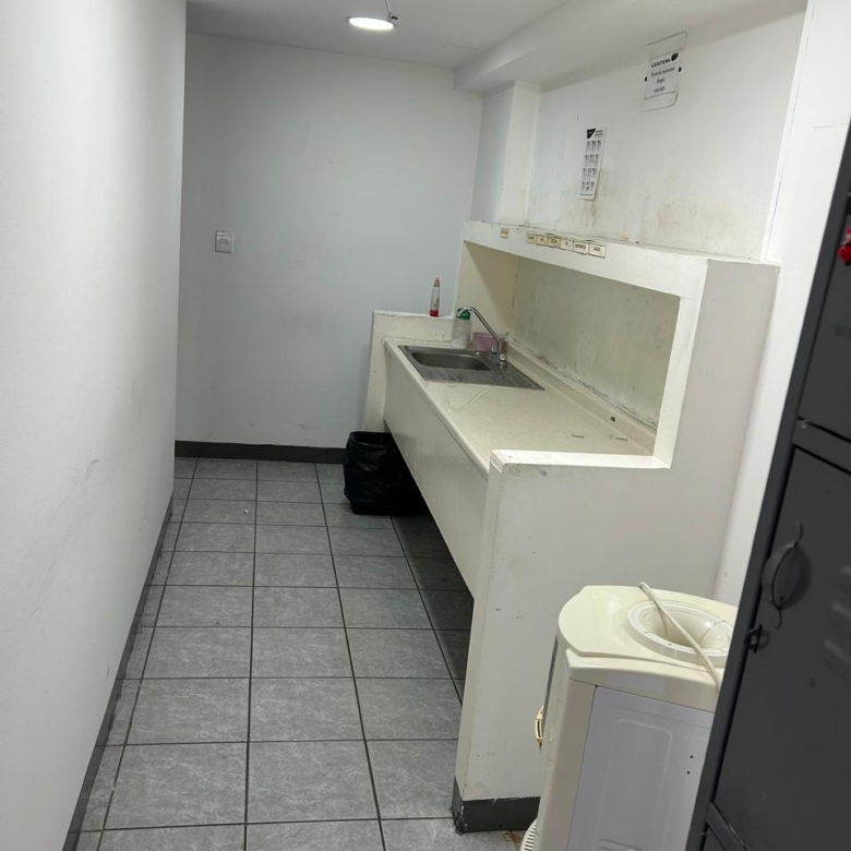 Local comercial 450 m² (2 disponibles) l Excelente ubicación