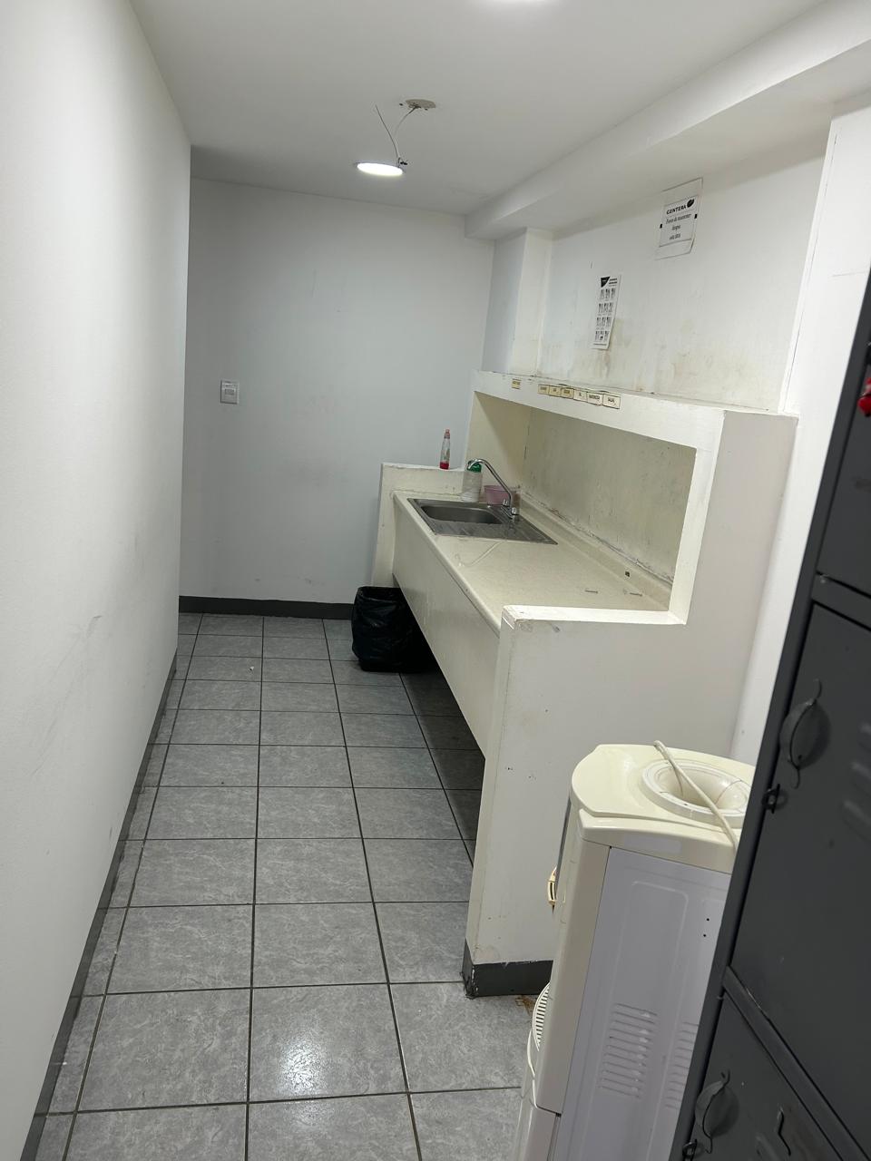 Local 450 m2 Av Independencia (3) Local comercial 450 m² (2 disponibles) l Excelente ubicación