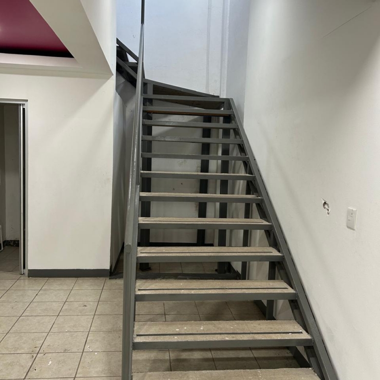 Local comercial 450 m² (2 disponibles) l Excelente ubicación