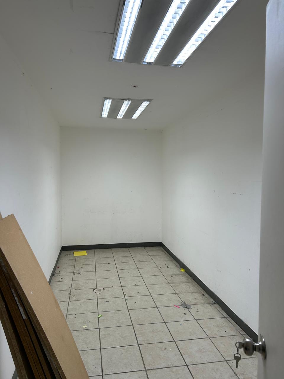 Local 450 m2 Av Independencia (9) Local comercial 450 m² (2 disponibles) l Excelente ubicación