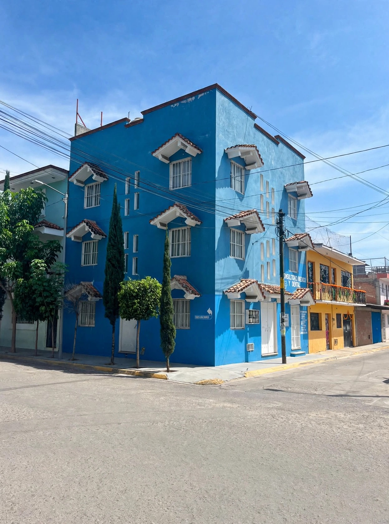 CASA Y EDIFICIO DE DEPARTAMENTOS EN RENTA EN LA COLONIA ALEMAN PARA NEGOCIO U OFICINA