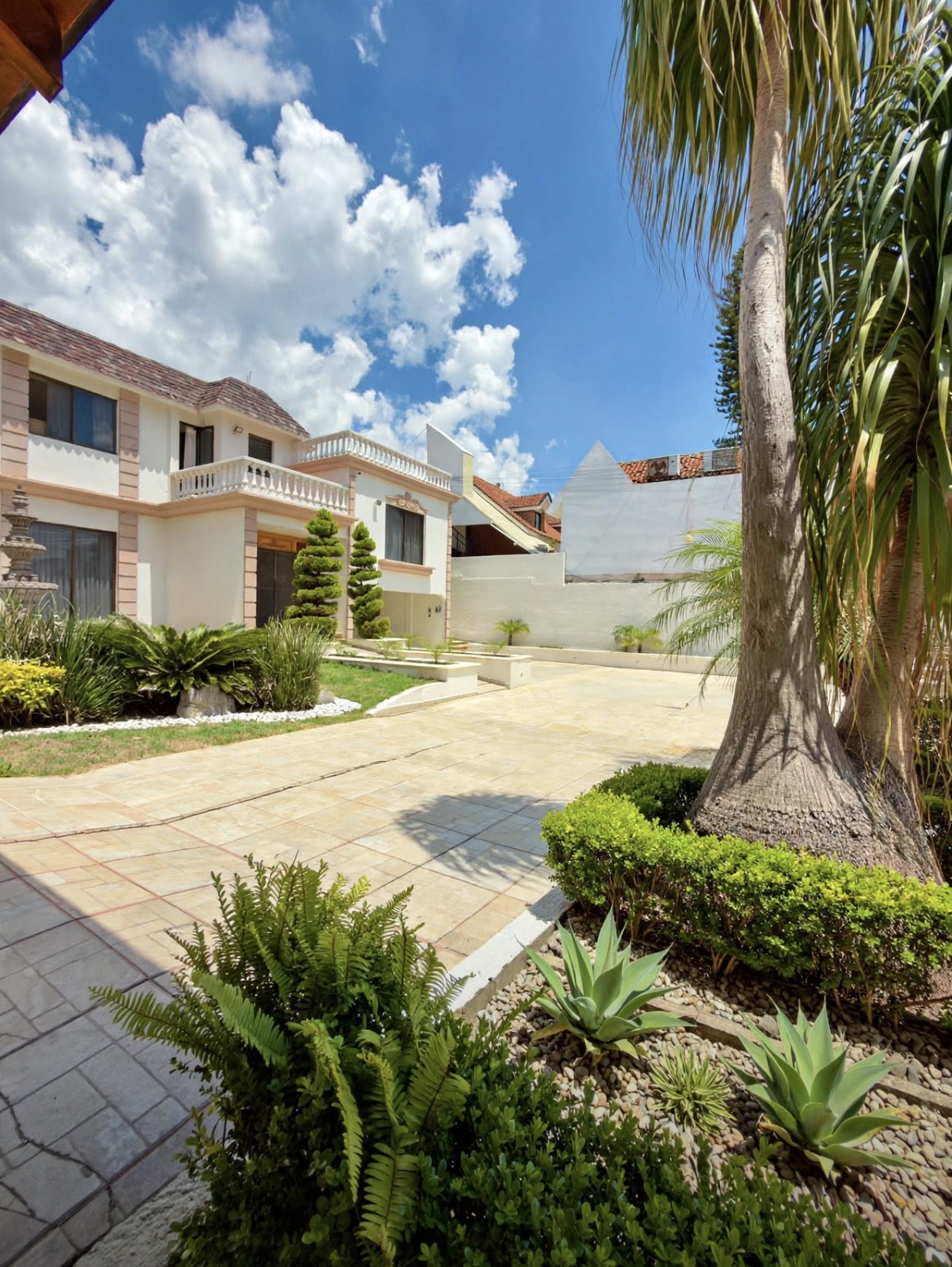 IMG_9476 Residencia en San Felipe del Agua – 4 Suites – Uso Hotel Boutique – $35 MDP – Retorno de inversion inmediato