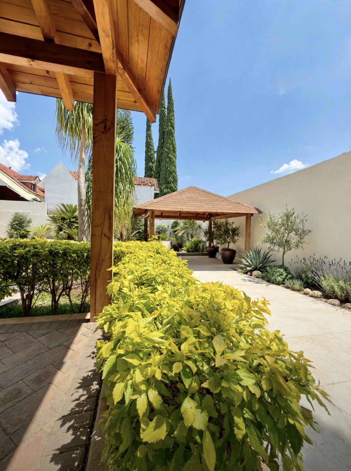 IMG_9477 Residencia en San Felipe del Agua – 4 Suites – Uso Hotel Boutique – $35 MDP – Retorno de inversion inmediato