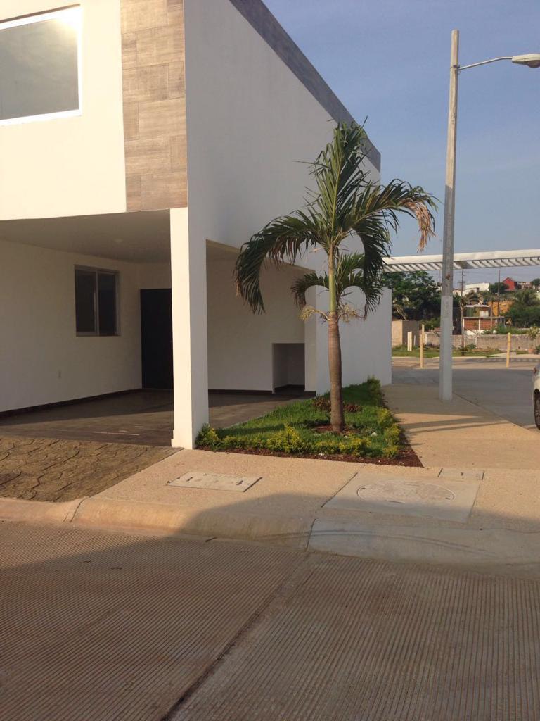 Exclusiva Casa Amueblada en Renta | Fracc. Real Campestre