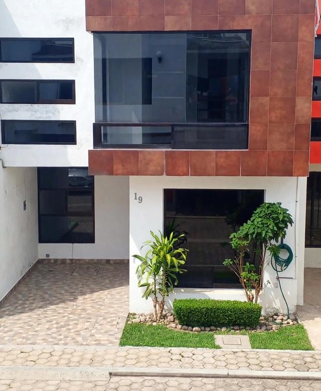 CASA EN FRAC VALLE BENAIA EN VENTA -SAN SEBASTIAN TUTLA -3 RECAMARAS + ESTUDIO