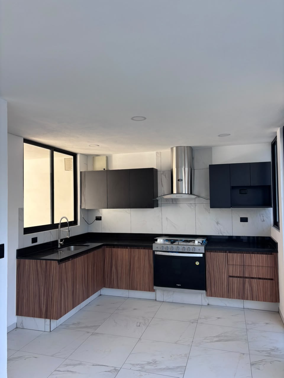 Casa nueva en conjunto privado, cerrada “Sn Jose” Xilotzingo, *Escrituración inmediata*