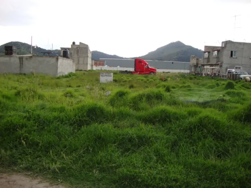 Terreno en venta o renta Toluca Estado de México 2 frentes