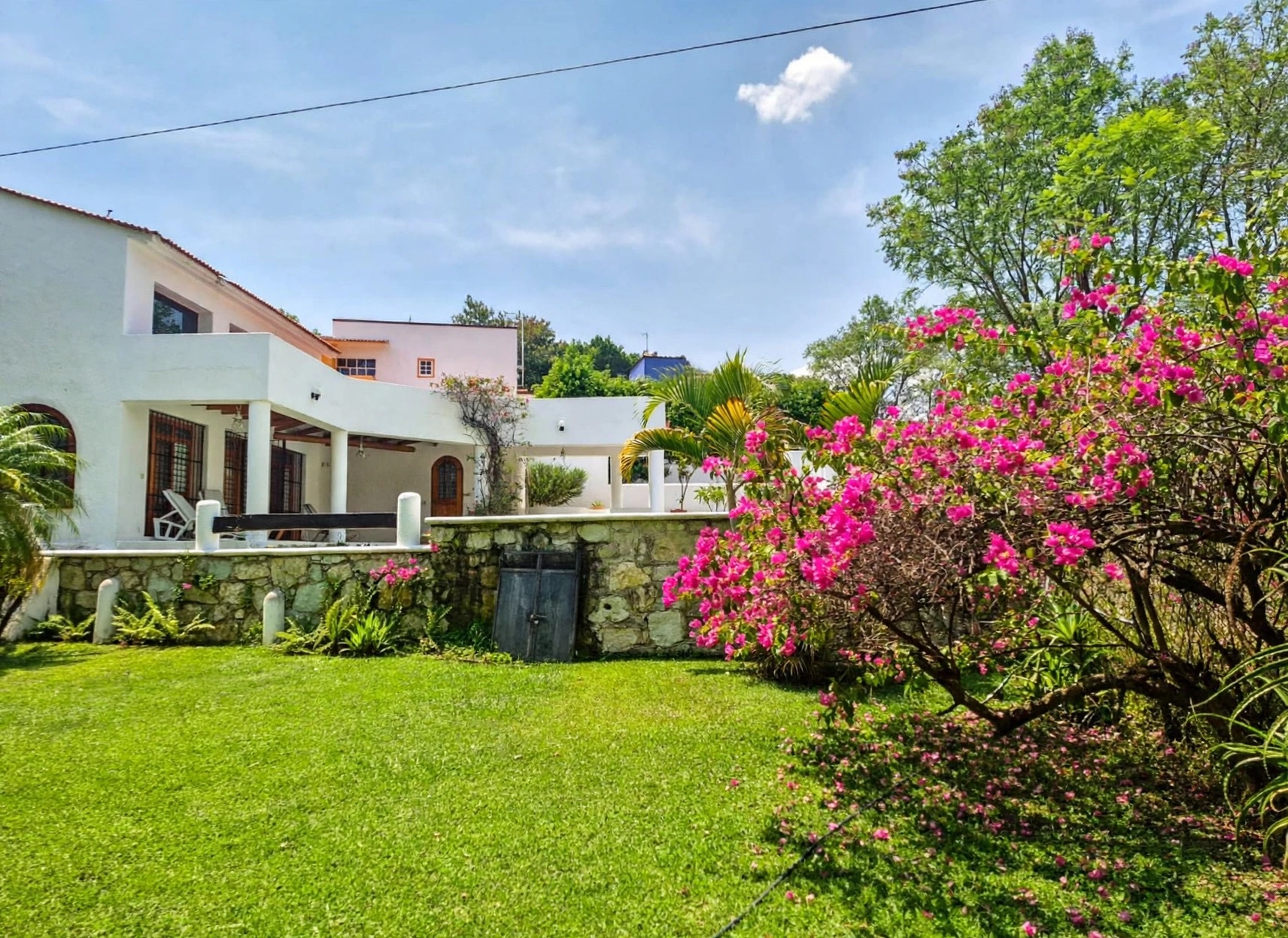 CASA EN VENTA EN EL CAMPO DE GOLF SAN AGUSTIN ETLA. 2 RECAMARAS. ALBERCA PRIVADA